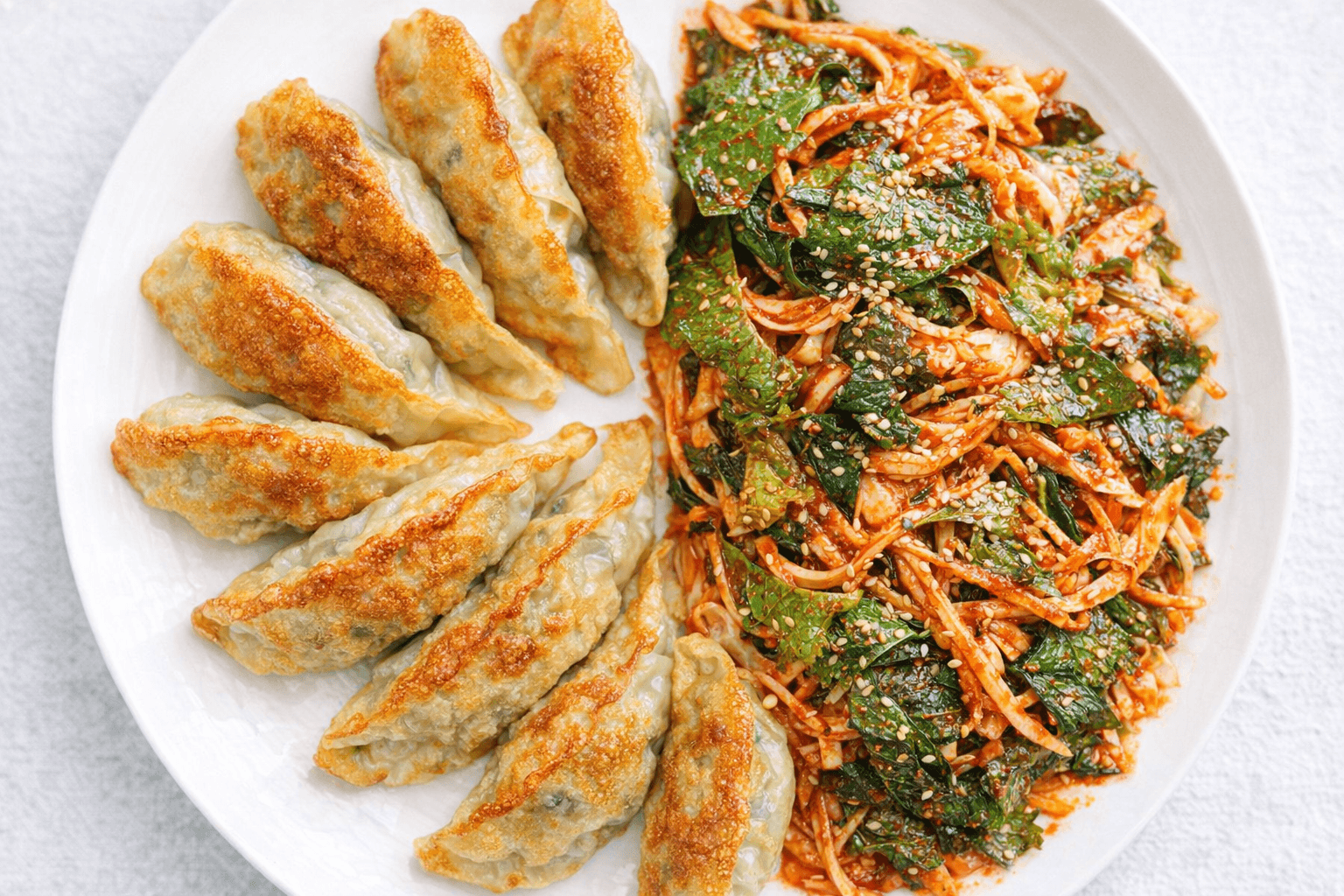 매콤달콤 비빔만두 야채무침