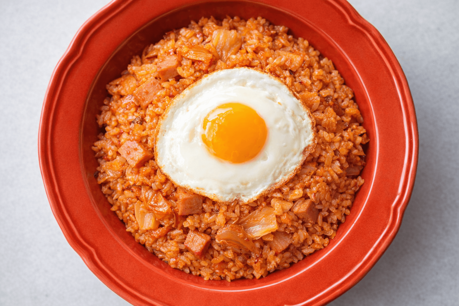 스팸 김치볶음밥 계란후라이 탑뷰