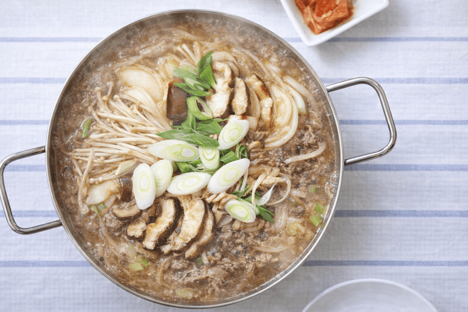 소불고기 전골 냄비 버섯