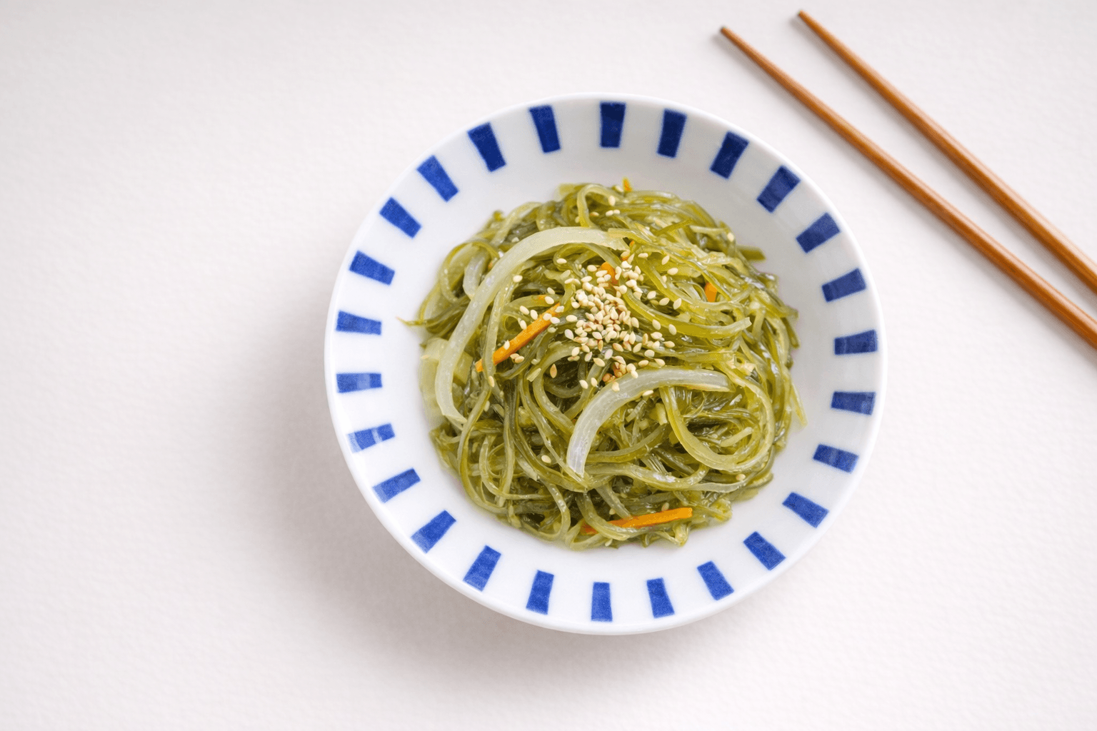 밥도둑 반찬의 귀환! 비린내 제로, 감칠맛 폭발 미역줄기볶음 황금 레시피