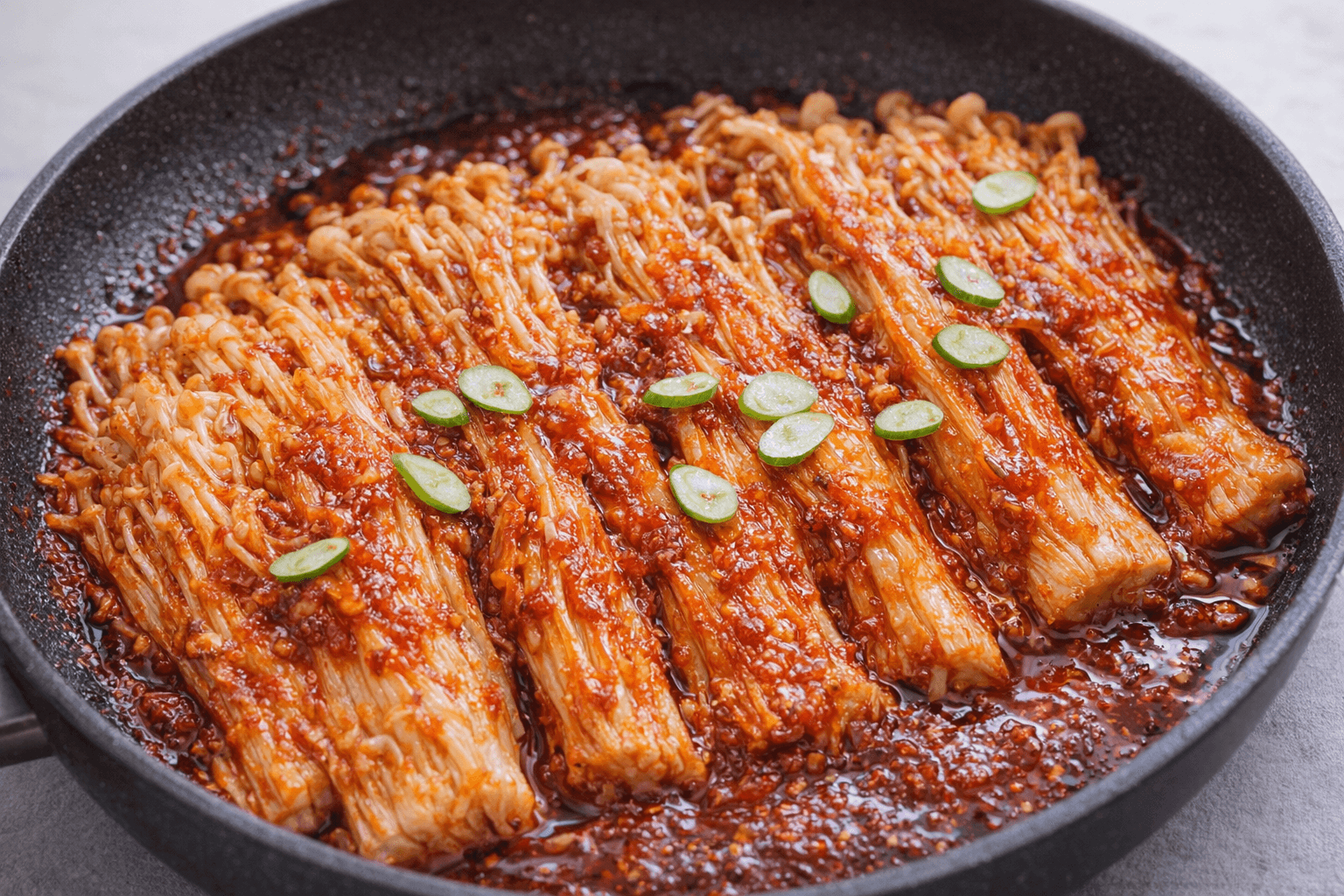 매운 팽이버섯 조림