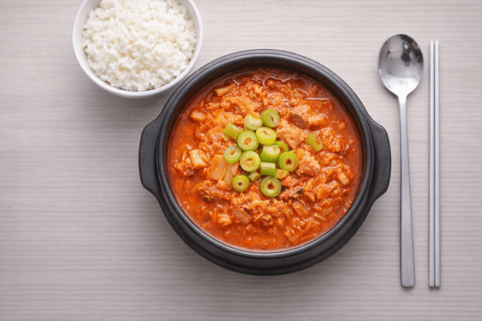 얼큰한 참치김치찌개 플랫 디자인