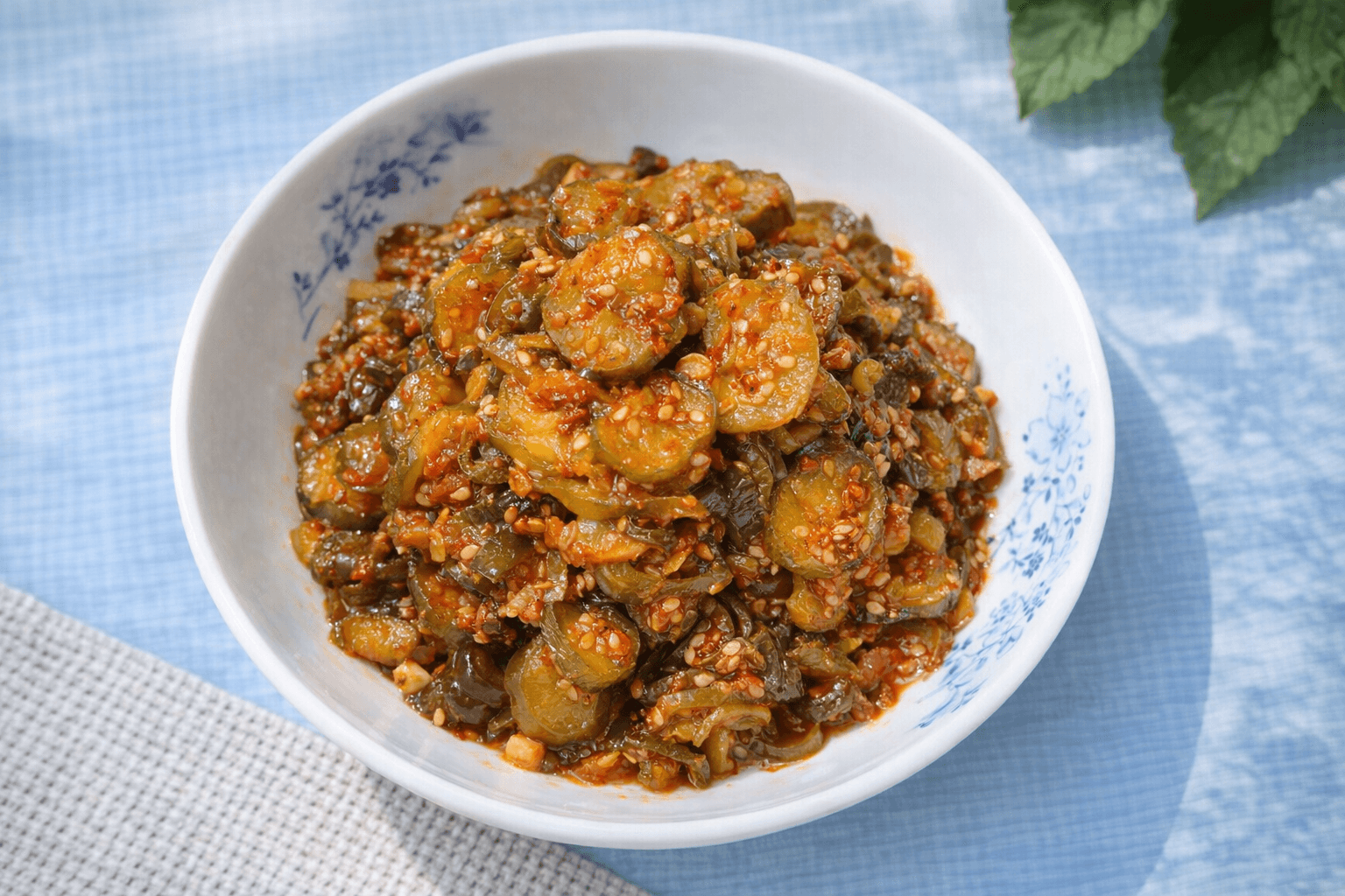 夏の食欲不振に警告！冷やしご飯が止まらない魔法のおかず「オイジムチム（きゅうりの塩漬け和え）」黄金レシピ