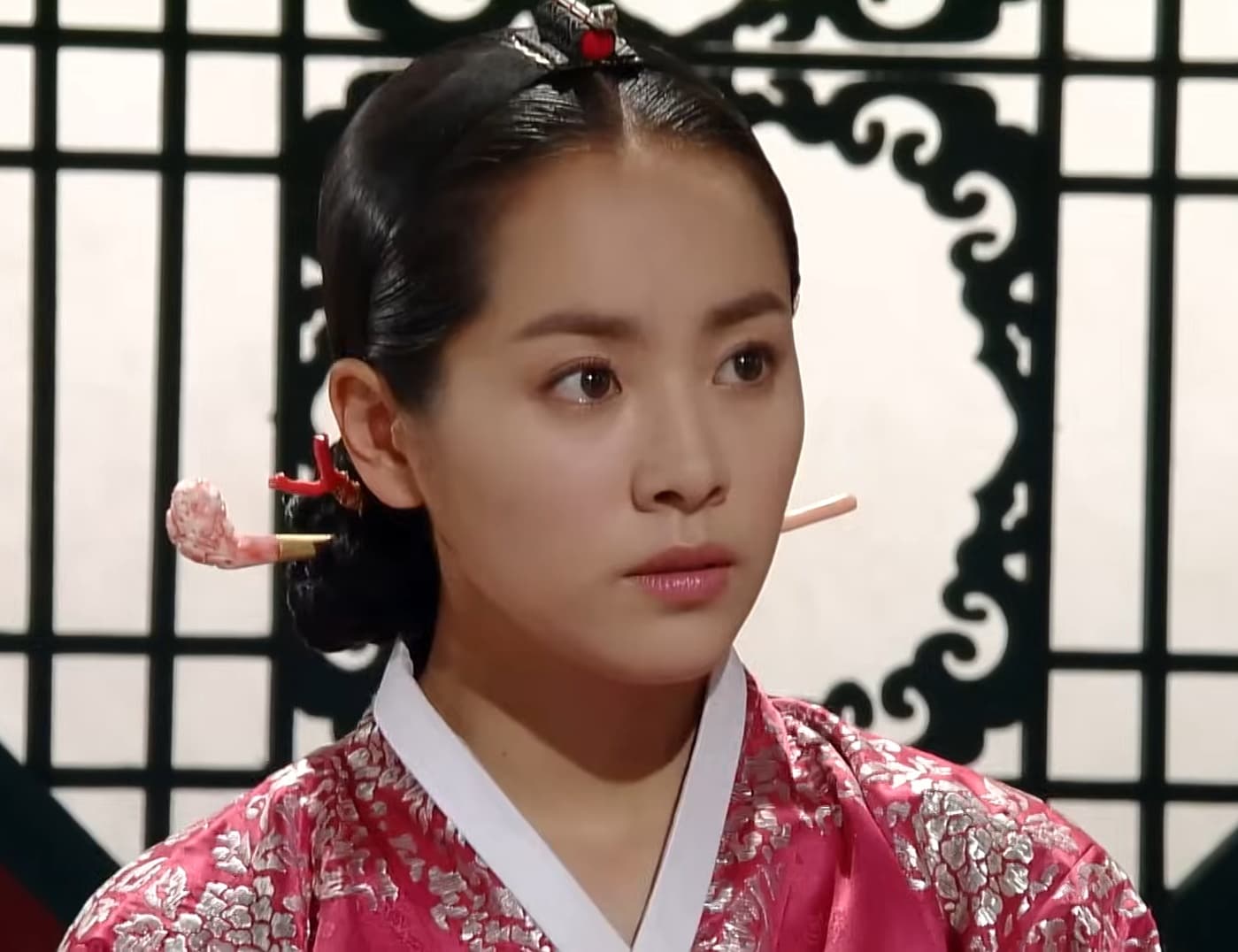 요즘 사극에 이런 마스크 없나