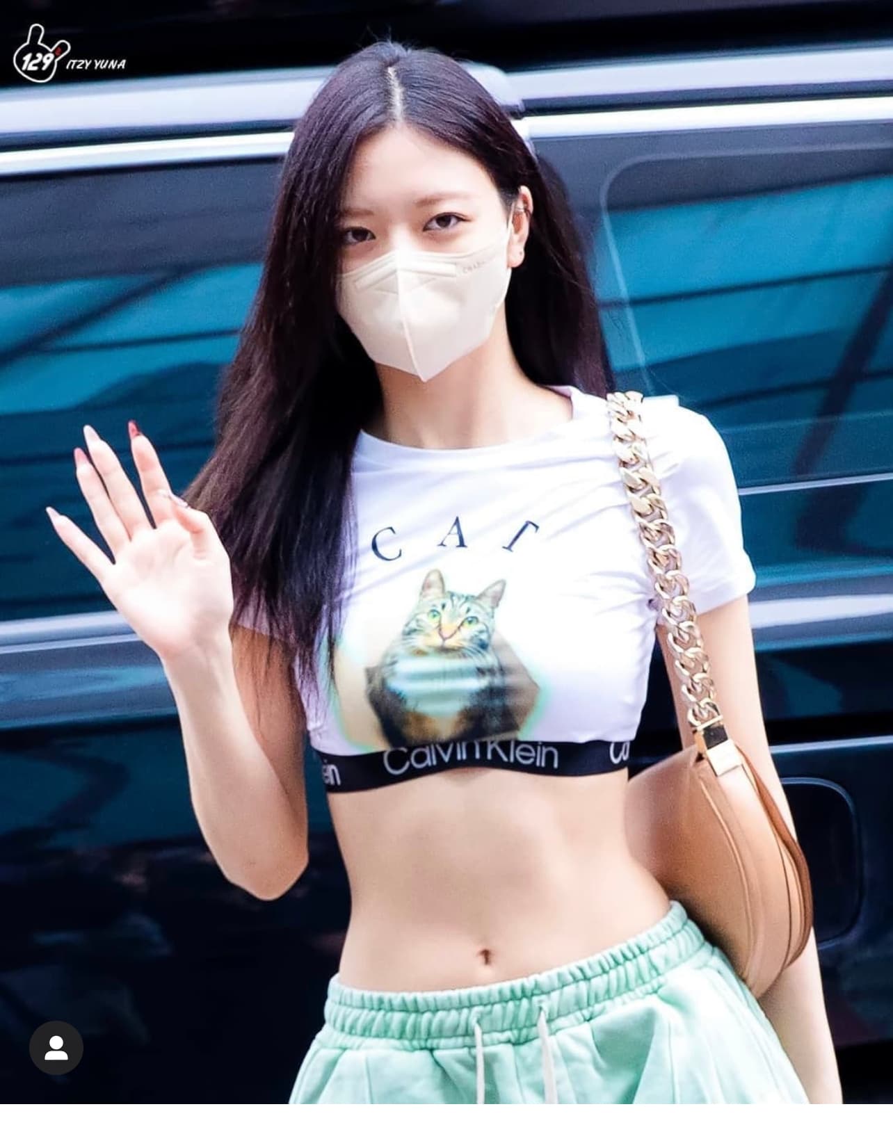 확실히 허리가 잘록해야 이쁨